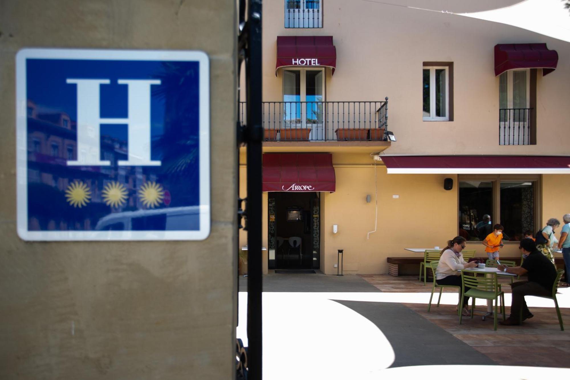 Hotel Arrope อาโร ภายนอก รูปภาพ